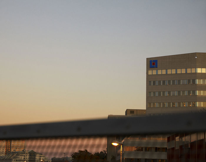 Om Oss Fakta 01 LOGO HQ EXTERIOR GA╠Êrdet 005