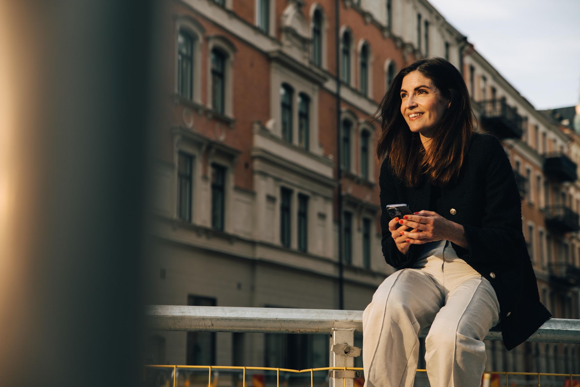 Kvinna Mobil Utomhus Stad EVP